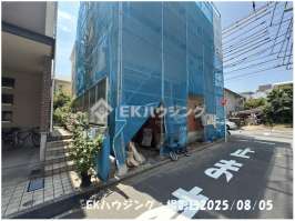 竹ノ塚駅　徒歩11分　構造：木造土地面積:68.59平米　建物面積:116.02平米　