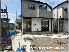 竹ノ塚駅　徒歩11分　構造：木造土地面積:103.49平米　建物面積:92.94平米　