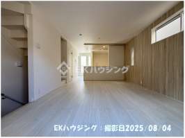 六町駅　徒歩14分　構造：木造土地面積:61.48平米　建物面積:112.37平米　