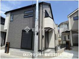 竹ノ塚駅　徒歩13分　構造：木造土地面積:90.04平米　建物面積:94.81平米　