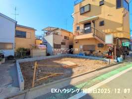 西新井大師西駅　徒歩13分　構造：木造土地面積:46.04平米　建物面積:90.66平米　