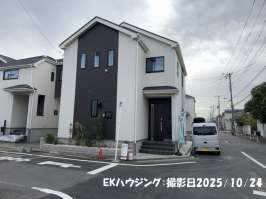 金町駅　徒歩0分　構造：木造土地面積:93.65平米　建物面積:94.81平米　