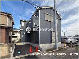 八潮駅　徒歩24分　構造：木造土地面積:83.35平米　建物面積:93.14平米　