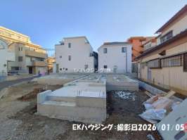 竹ノ塚駅　徒歩18分　構造：木造土地面積:95.98平米　建物面積:99.78平米　