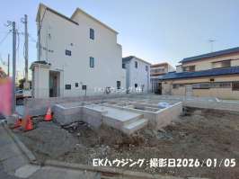 竹ノ塚駅　徒歩18分　構造：木造土地面積:78.98平米　建物面積:95.84平米　